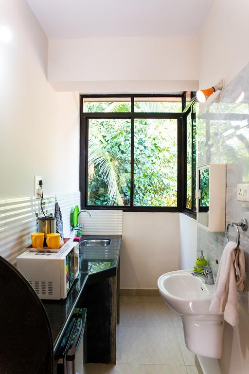 Lazy Frog Guest House Cavelossim Exterior foto