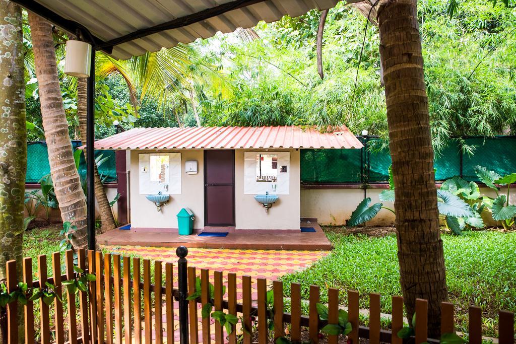 Lazy Frog Guest House Cavelossim Exterior foto