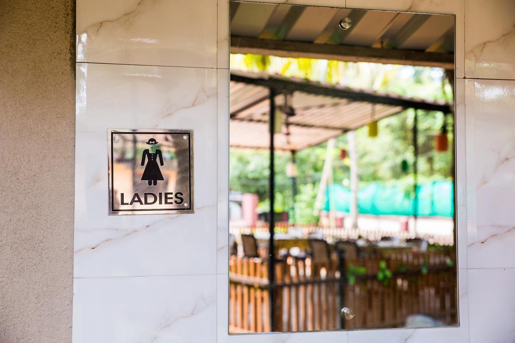 Lazy Frog Guest House Cavelossim Exterior foto