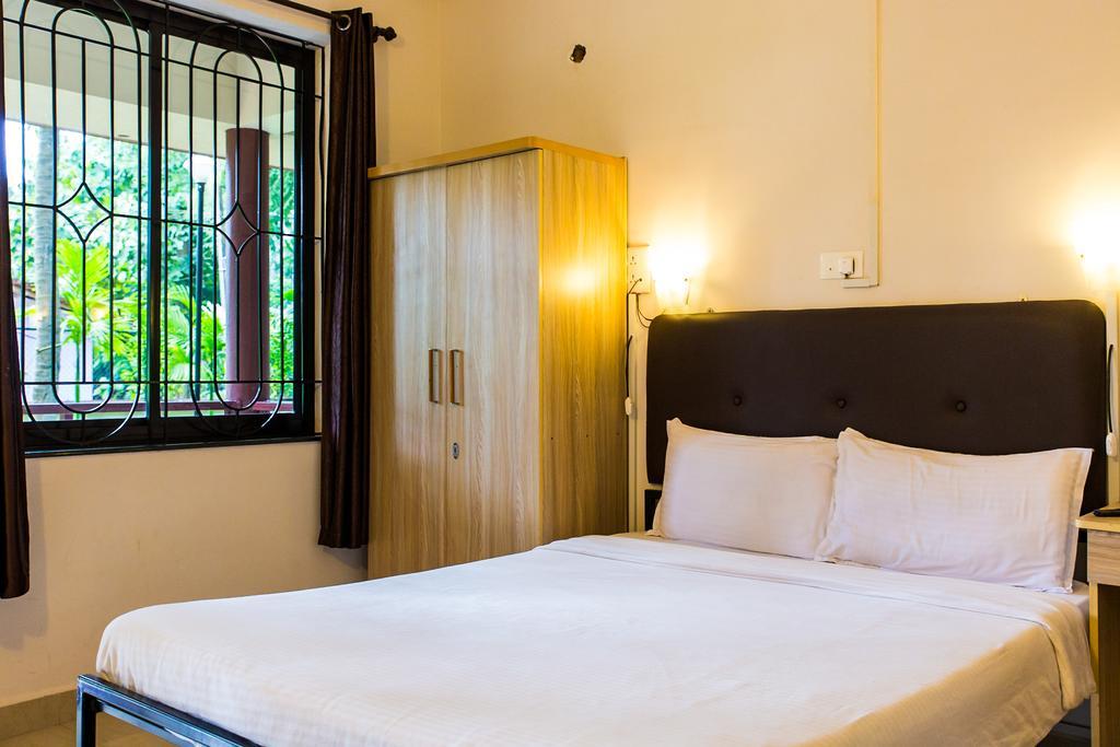Lazy Frog Guest House Cavelossim Exterior foto