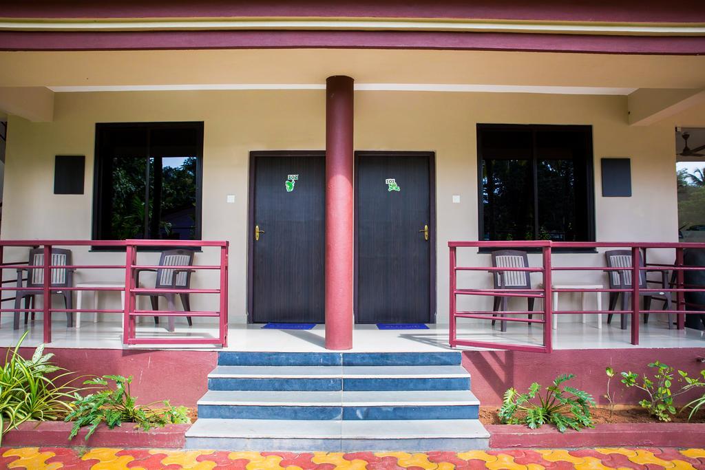 Lazy Frog Guest House Cavelossim Exterior foto