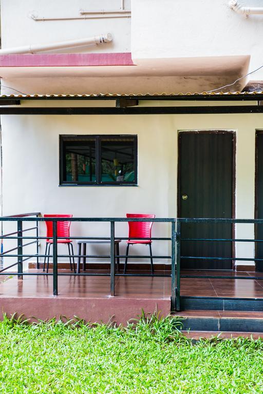 Lazy Frog Guest House Cavelossim Exterior foto