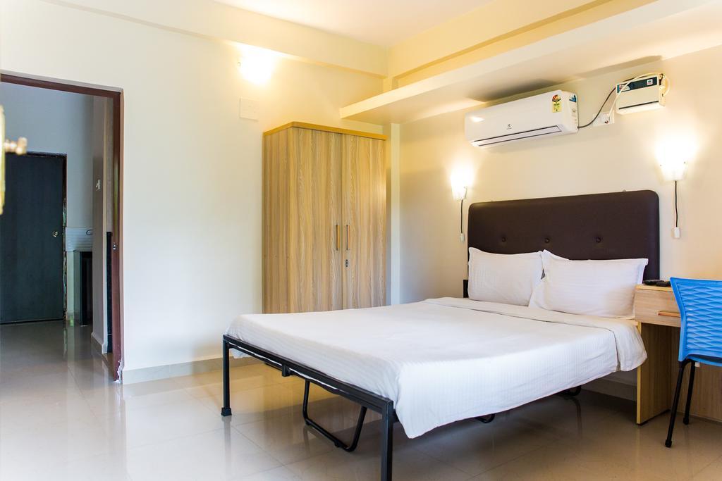 Lazy Frog Guest House Cavelossim Exterior foto