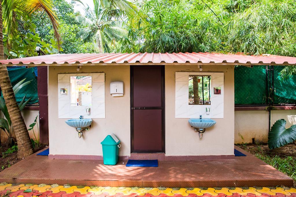Lazy Frog Guest House Cavelossim Exterior foto