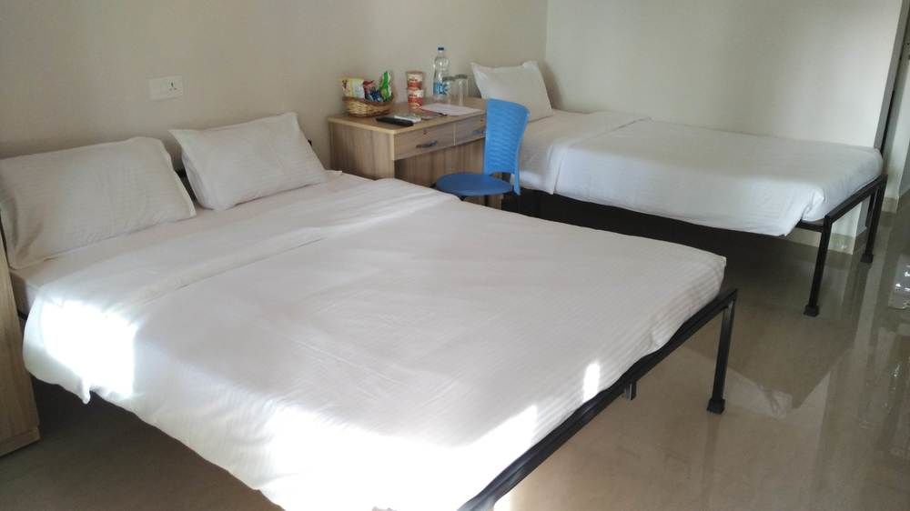 Lazy Frog Guest House Cavelossim Exterior foto
