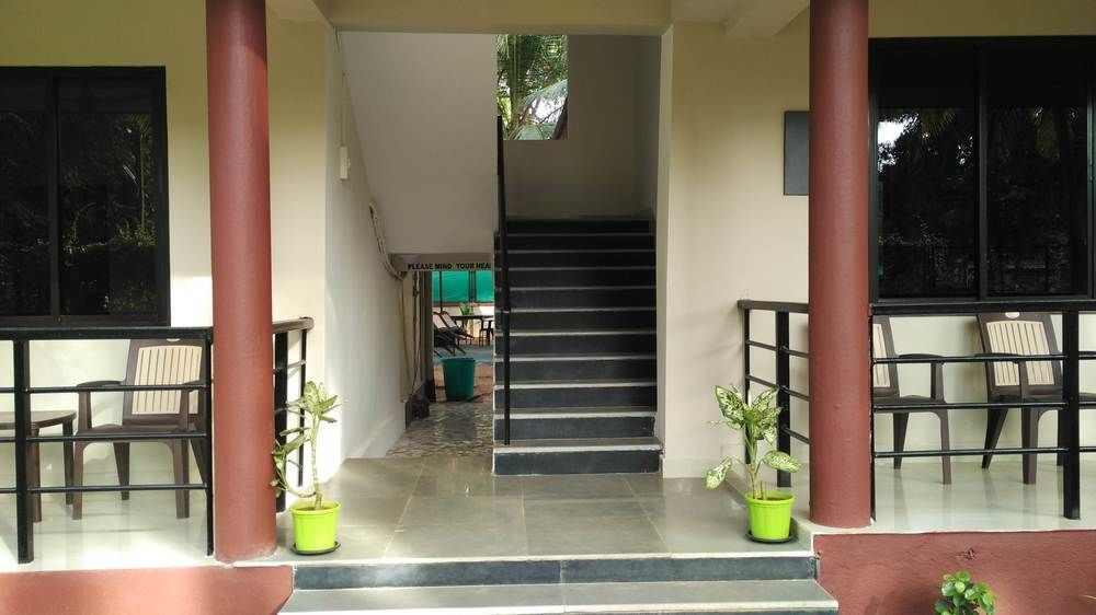 Lazy Frog Guest House Cavelossim Exterior foto